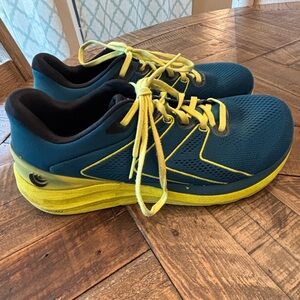 Topo Athletic Phantom 2 Ocean Blue Lime Green Road Running Shoe Men's Size 10